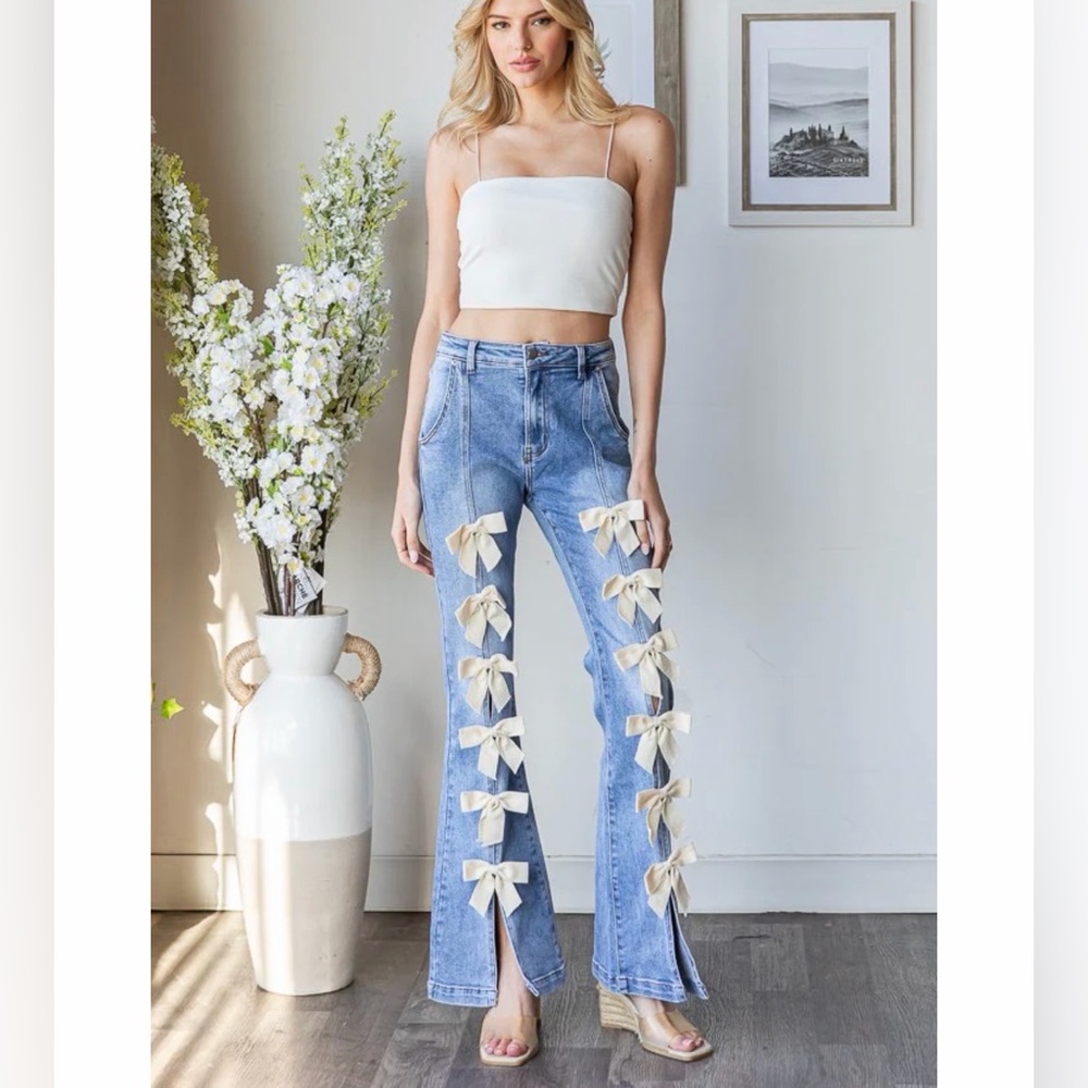 OLI AND HALI HIGH WAISTED BOW JEANS!